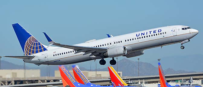 United Boeing 737-924 N47414, Phoenix Sky Harbor, October 14, 2017